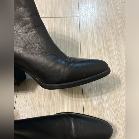 Naturalizer Fairmont Black Leather Bootie - Picture 11 of 13